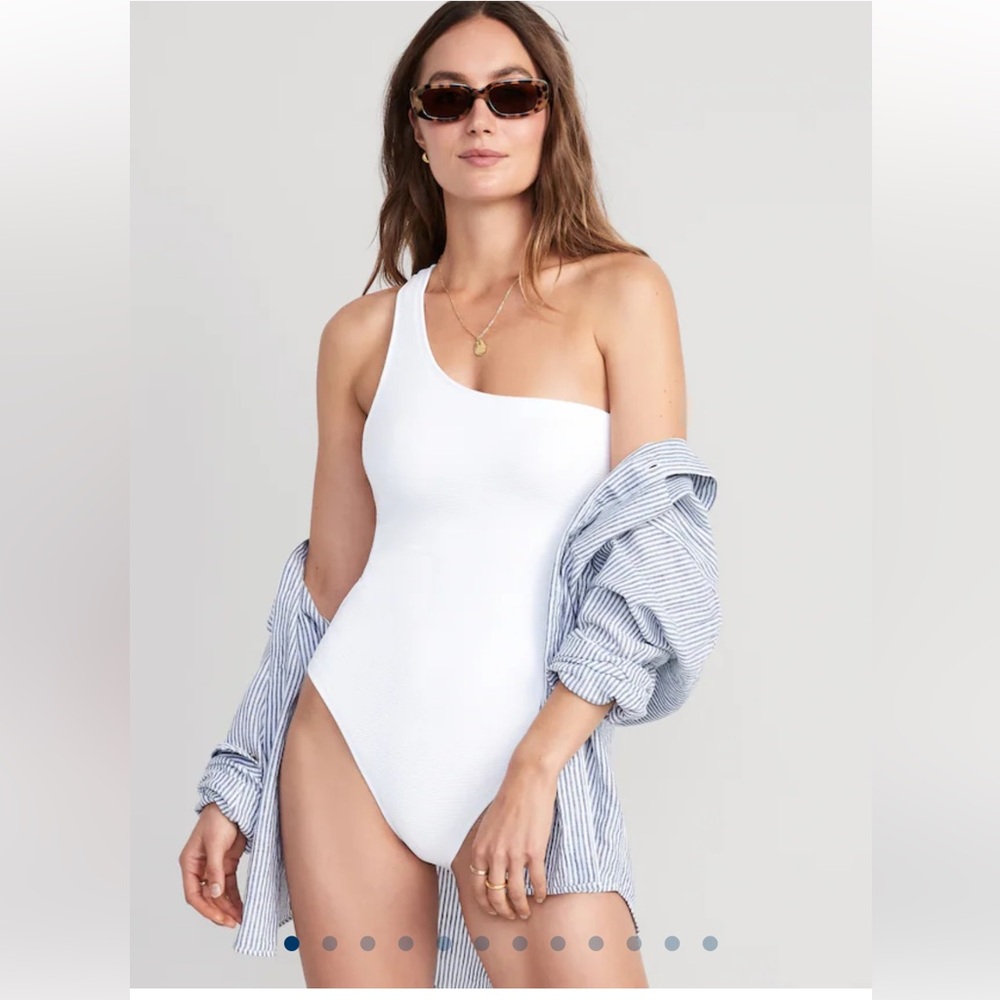 NWT One-Shoulder Pucker Swimsuit
